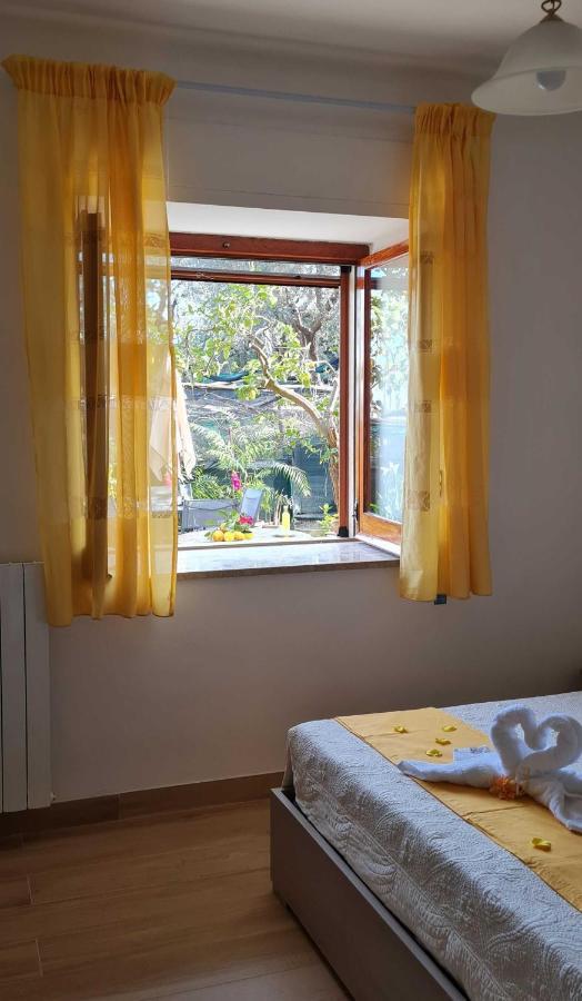 Rita Home B&B Sorrento Bagian luar foto